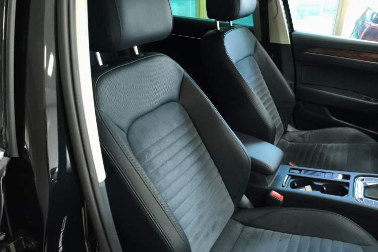 Used Volkswagen Magotan 2017 330TSI DSG Luxury Model
