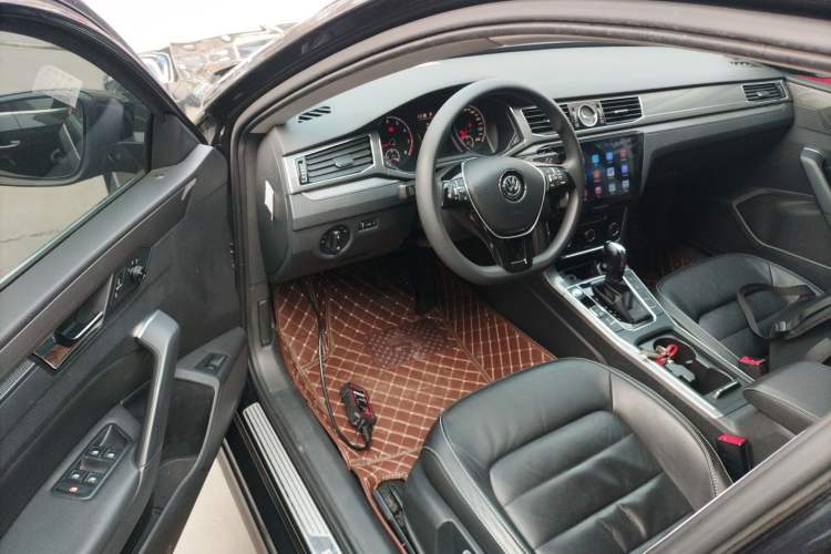 Used Volkswagen Passat 2017 330TSI DSG Luxury Edition
