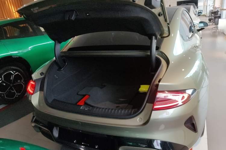 Used  SU7 2024 Rear-Drive Long-Range Intelligent Driving Version
