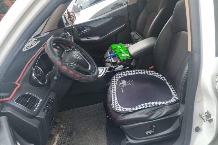 Used Baojun 560 2016 1.8L iAMT Luxury Model
