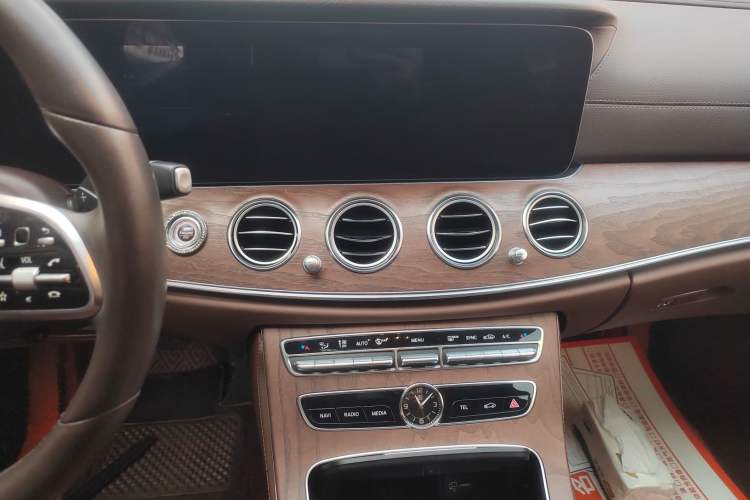 Used Mercedes-Benz E-Class 2019 E 260 L
