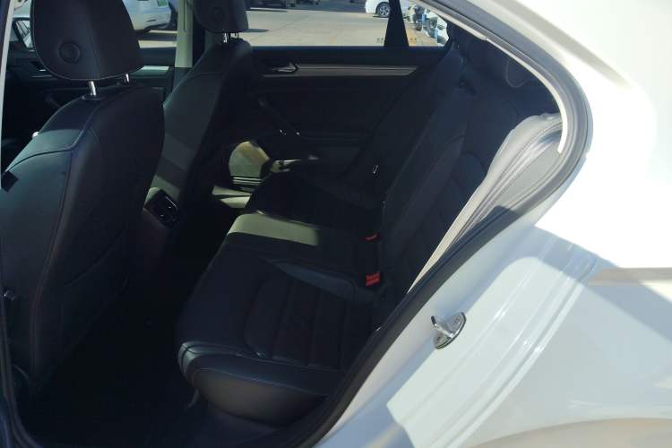 Used Volkswagen Lamando 2015 280TSI DSG Comfort Edition
