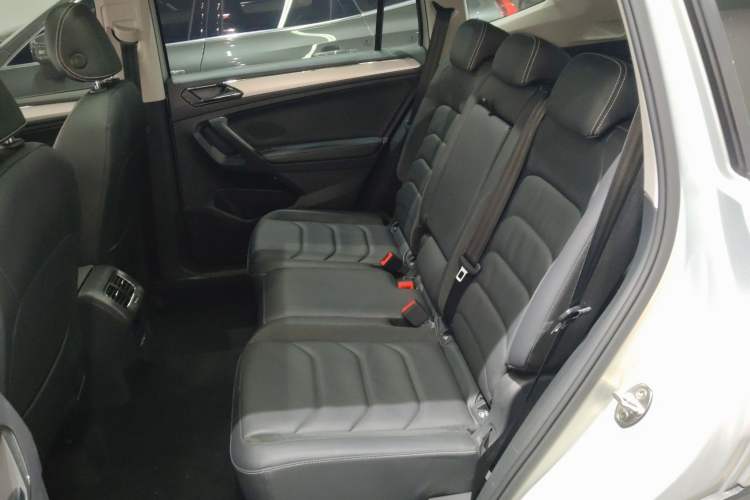 Used Volkswagen Tiguan L 2019 330TSI Automatic Two-Wheel Drive Panoramic Comfort Edition China VI Standard
