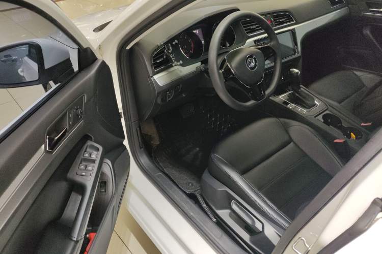 Used Volkswagen Lamando 2018 230TSI DSG Fashion Edition
