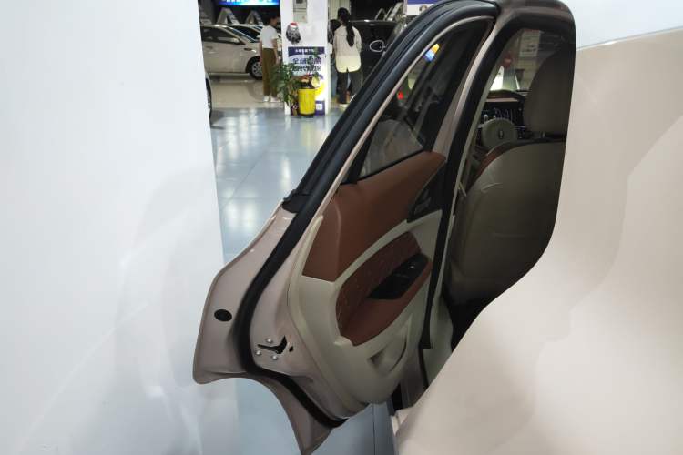 Used ORA Good Cat 2021 400km Standard Range Venus Edition Lithium Iron Phosphate
