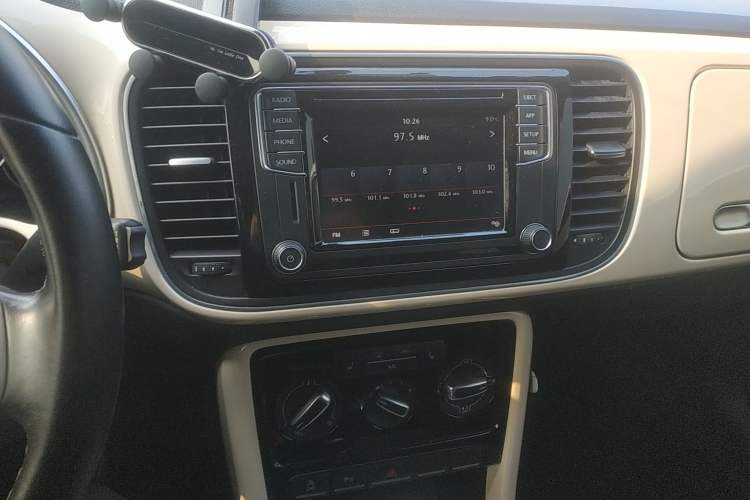 Used Volkswagen Beetle 2018 180TSI Joyful Orange Edition
