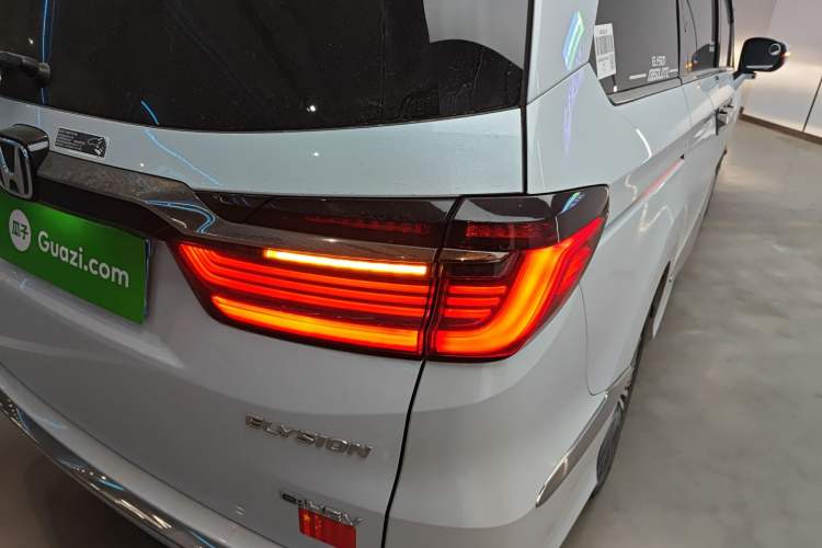 Used Honda Elysion 2024 2.0L eHEV Luxury Edition
