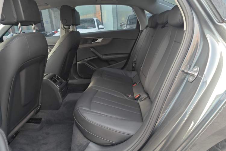 Used Audi A4L 2022 40 TFSI Stylish and Elegant Edition
