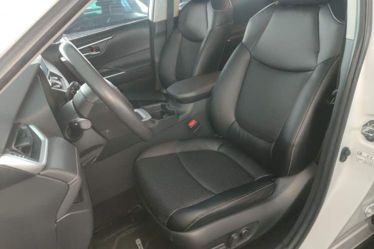 Used Toyota RAV4 Rongfang Plug-in Hybrid 2022 2.5L Two-Wheel Drive Elite Pro
