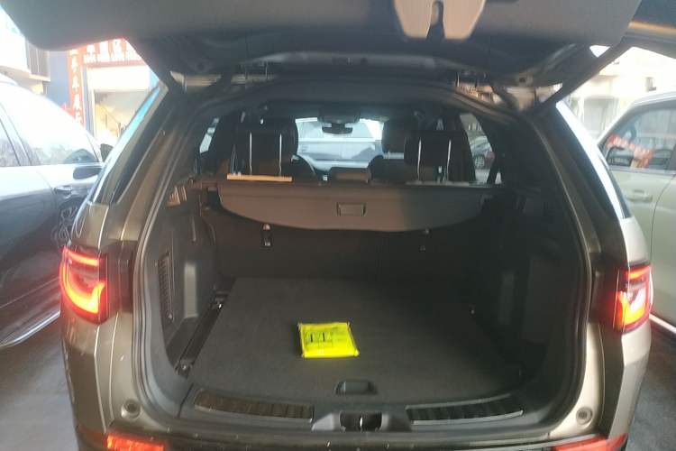 Used Land Rover Discovery Sport 2022 Revised Version 249 PS Metropolitan Edition