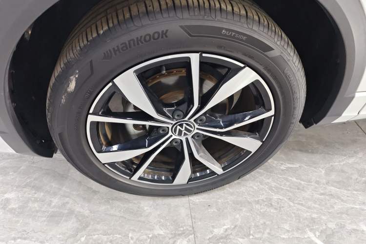 Used Volkswagen T-ROC 2024 300TSI DSG Two-Wheel-Drive Chen Guang Edition
