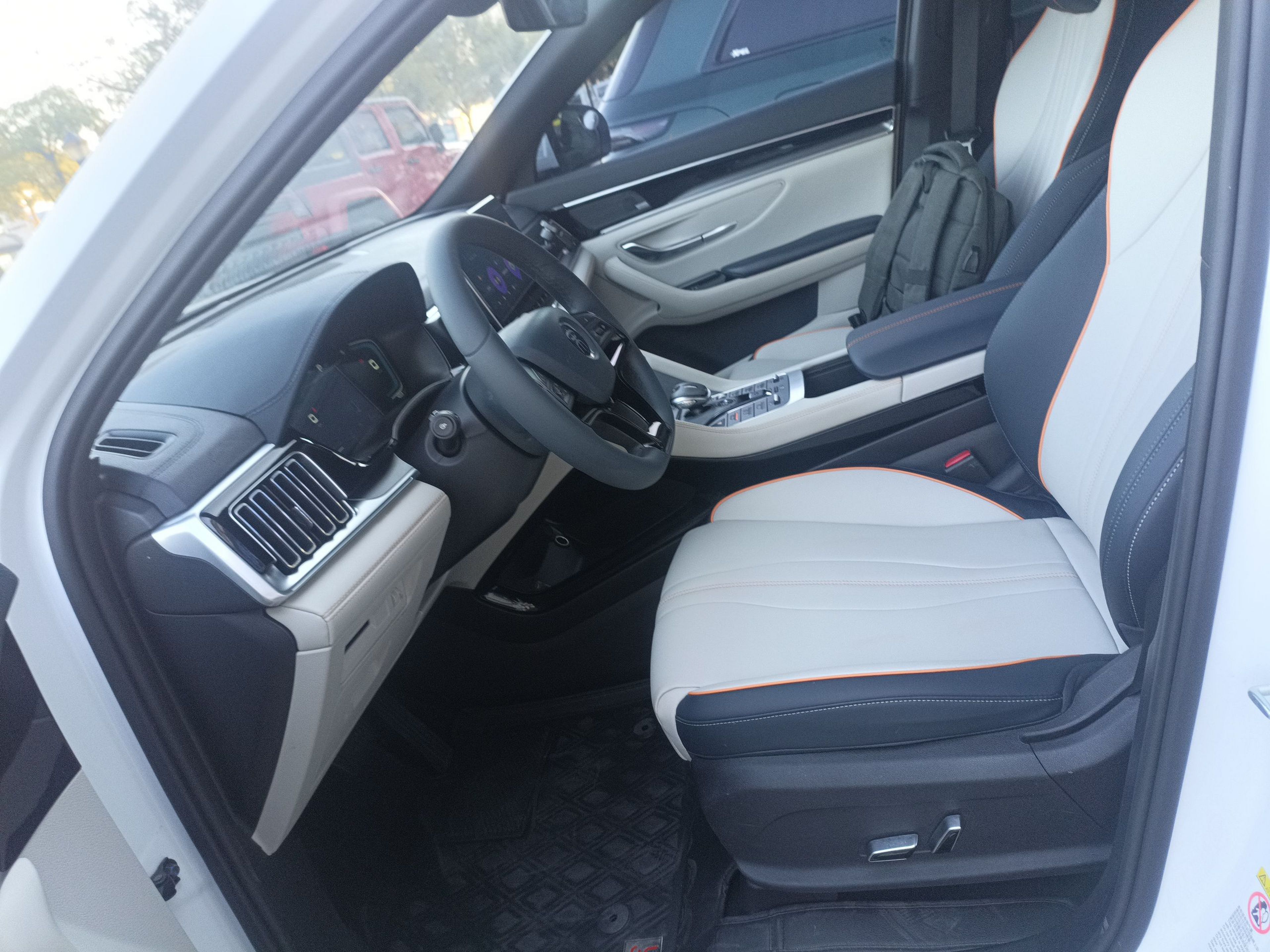 المقاعد الأمامية داخل السيارة