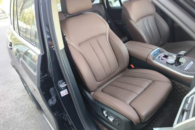 Used BMW X5 2021 xDrive40i Luxury Model with M Sport Package
