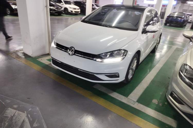 Used Volkswagen Golf 2018 230TSI Automatic Comfort Model
