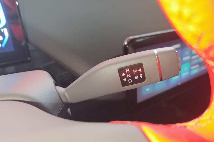 Used Chery New Energy Boundless Pro 2022 301km "WoW" Edition Lithium Iron Phosphate
