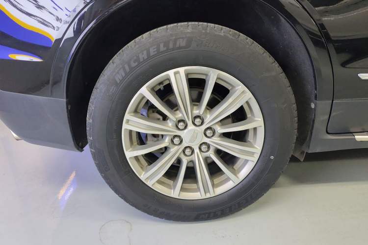 Used Cadillac XT5 2018 25T Luxury Model