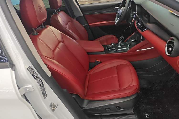 Used Alfa Romeo Stelvio 2017 2.0T 200HP Elite Edition
