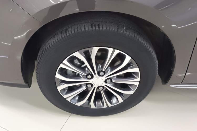 Used Buick GL8 2023 Land Executive Class Comfort Model
