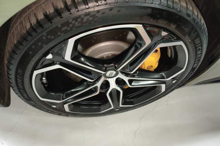 Used  SU7 2024 Rear-Drive Long-Range Intelligent Driving Version
