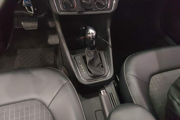 Used Volkswagen Santana 2016 1.6L Automatic Comfort Edition