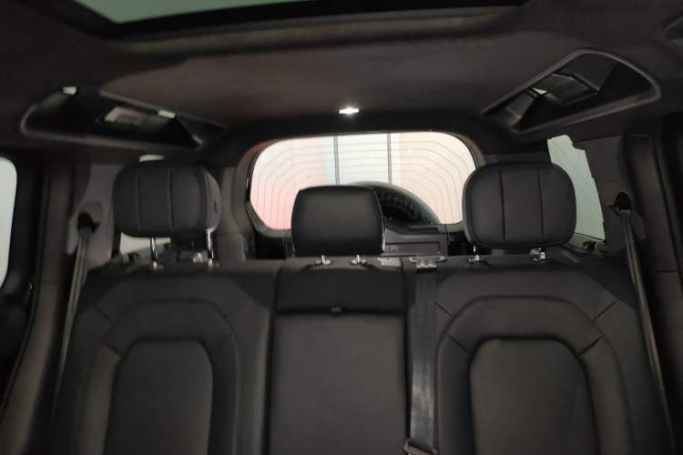 Used Land Rover Defender 2025 110 3.0T P400 – Dynamic HSE