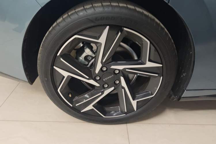 Used Lynk & Co 07 2024 EM-P 126 Long-Range Ultra