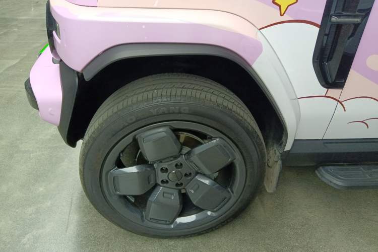 Used  V23 2025 501 Four-Wheel Drive Intelligent Driving Version
