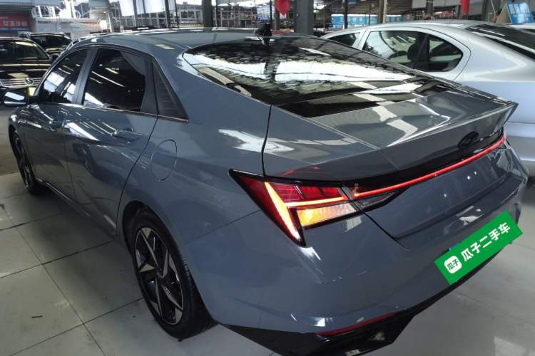 Used Hyundai Elantra 2021 1.5L CVT LUX Prestige Edition
