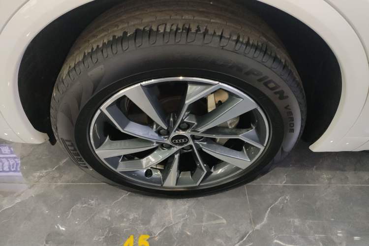 Used Audi Q5L 2023 40T Luxury Dynamic Model
