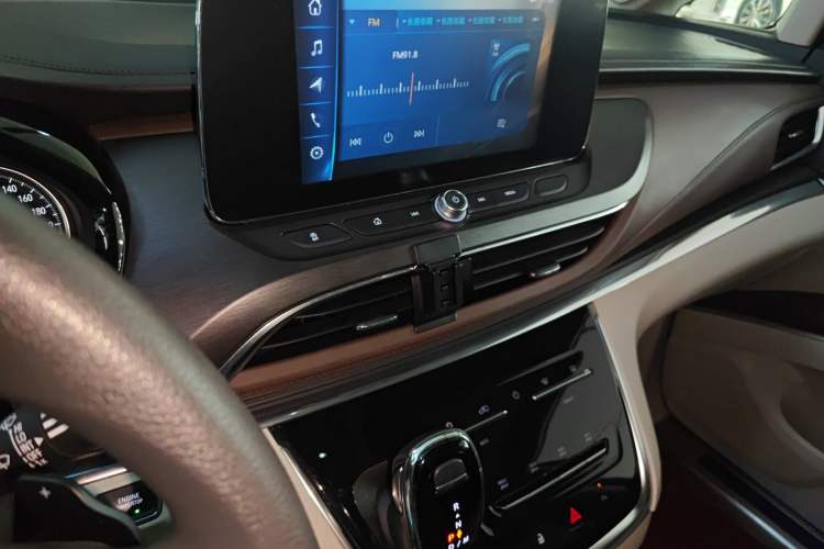 Used Buick GL8 2023 Land Executive Class Comfort Model