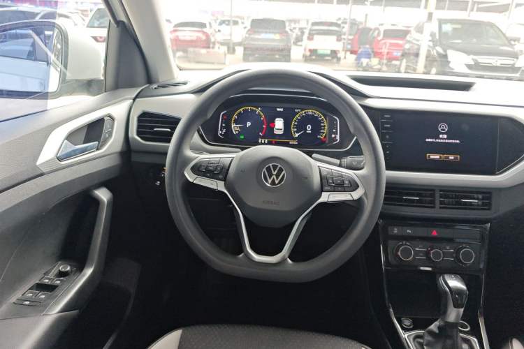 Used Volkswagen Tacqua 2021 200TSI DSG JoyConnect Edition