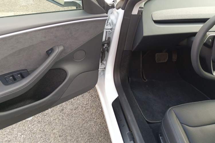 Used Tesla Model 3 2023 Long-Range All-Wheel-Drive Version
