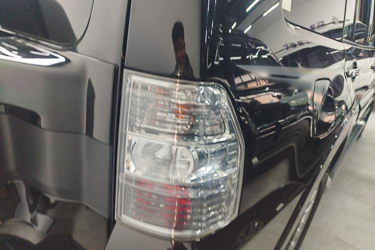 Used Mitsubishi Pajero 2019 V97 3.8L 5-Door GLS Sunroof Dual Differential – Middle East
