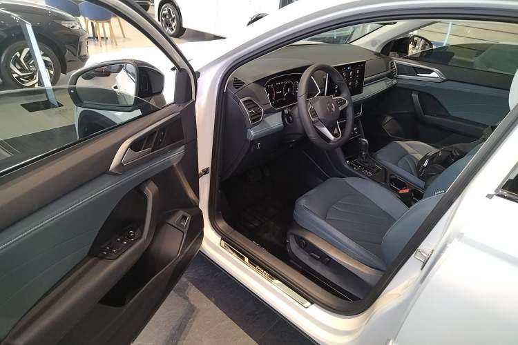 Used Volkswagen Tharu 2024 300TSI Two-Wheel-Drive Moon Luxury Edition
