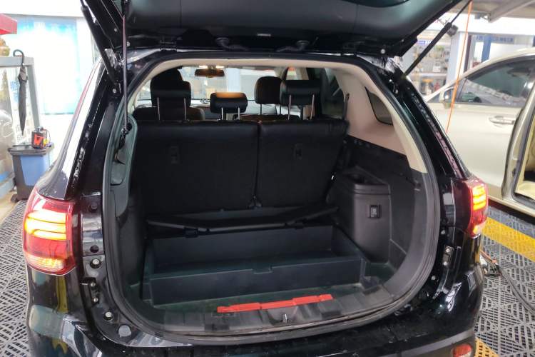 Used Mitsubishi Outlander 2019 2.4L 4x4 Zhi Xiang Edition 5 Seats China VI Standard
