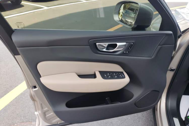 Used Volvo XC60 2026 B5 4x4 Smart Luxury Edition
