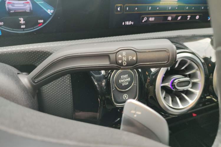 Used Mercedes-Benz A-Class 2022 Restyled A 200 L Sport Sedan Fashion Version
