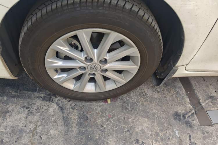 Used Toyota Camry 2016 Dual-Engine 2.5 HG 10th Anniversary Deluxe Navigation Edition