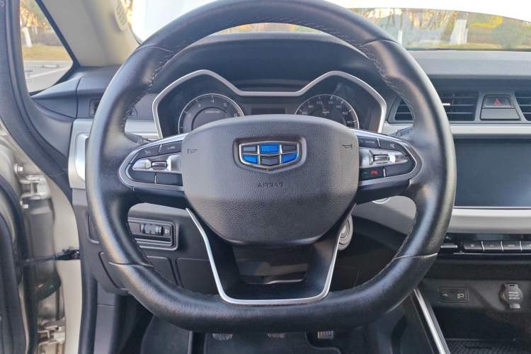 Used Geely Auto Vision X3 2019 Upgraded Model 1.5L Manual Luxury Version