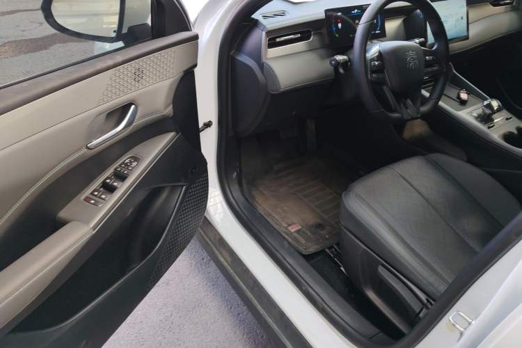 Used BYD Qin PLUS 2025 DM-i Smart Drive 55KM Leading Model
