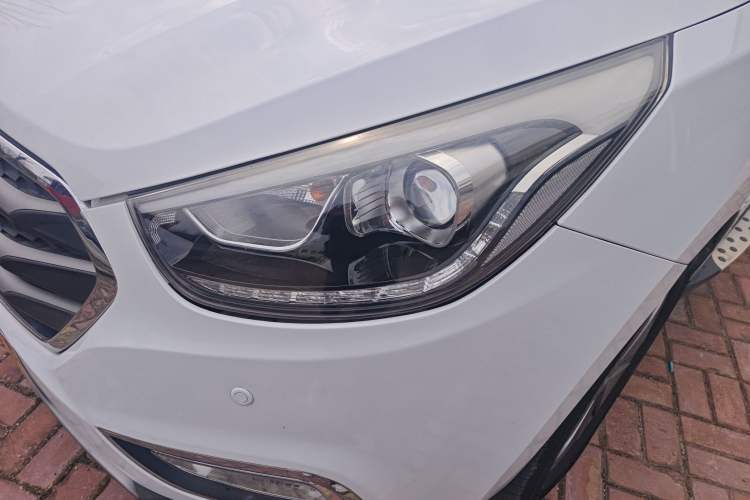 Used Hyundai ix35 2013 2.0L Automatic Two-Wheel Drive Smart GLS China IV Standard