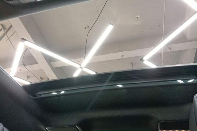 Used Mercedes-Benz GLC 2022 Second Facelift GLC 260 L 4MATIC Luxury Edition