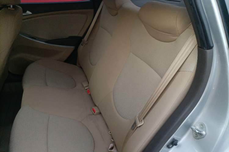 Used Hyundai Verna 2010 Sedan 1.4L Manual Comfort GS
