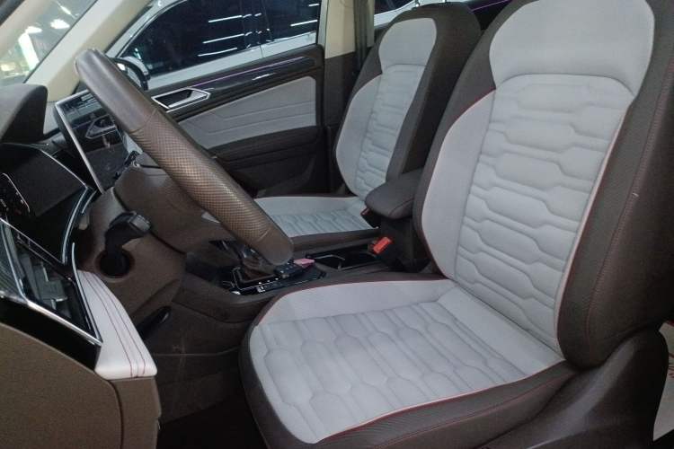 Used Volkswagen Tiguan L 2023 330TSI Automatic Two-Wheel Drive R-Line Flagship Edition