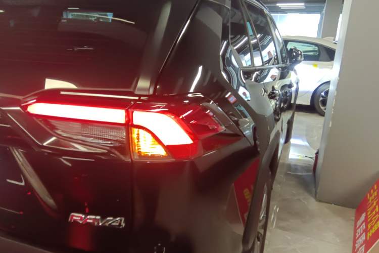 Used Toyota RAV4 2023 2.0L CVT Two-Wheel Drive Fashion Plus Edition