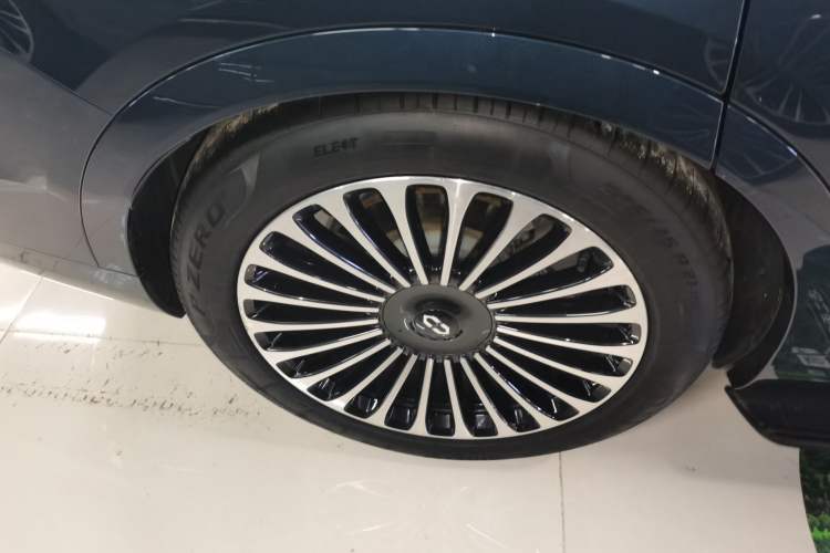 Used Hima AITO M9 2024 Range-Extended Ultra Version 52 kWh 5-Seater Model
