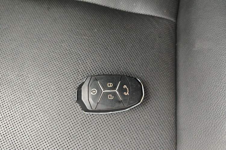 Used Lynk & Co 01 2019 2.0T Two-Wheel-Drive Pro Version China V Standard
