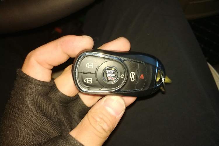 Used Buick GL8 2023 Facelifted Land Cruiser Executive Luxury Version
