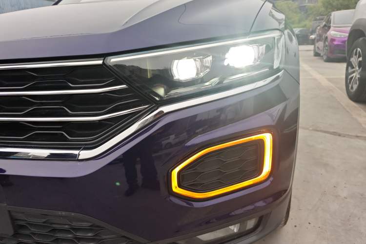 Used Volkswagen T-ROC 2018 280TSI DSG Two-Wheel Drive Advanced Version China V Emission Standard