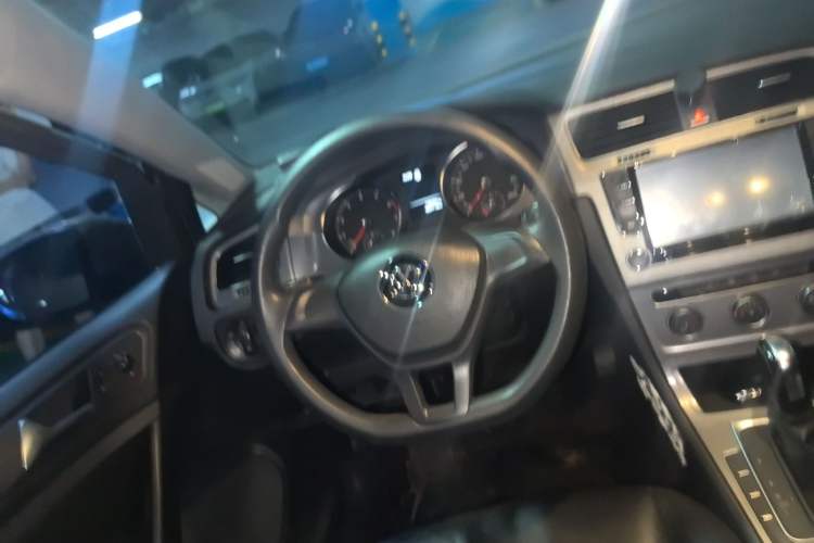 Used Volkswagen Golf 2014 1.6L Automatic Fashion Model
